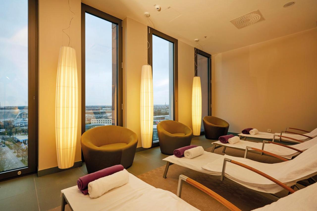 Hyperion Hotel Хамбург Екстериор снимка The spa at the Hilton