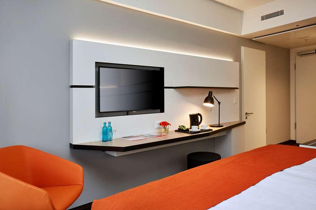 Hyperion Hotel Хамбург Стая снимка A room at the hotel