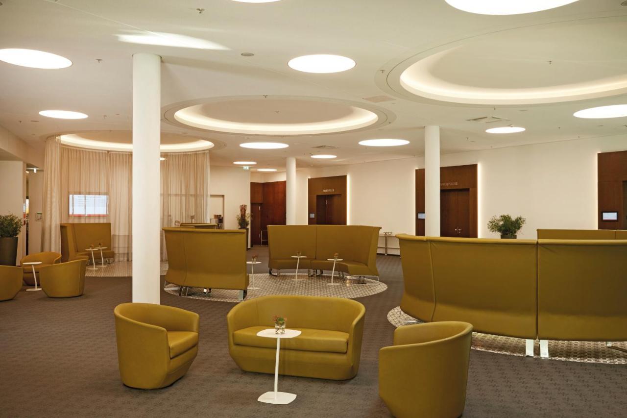 Hyperion Hotel Хамбург Екстериор снимка The interior of the airport
