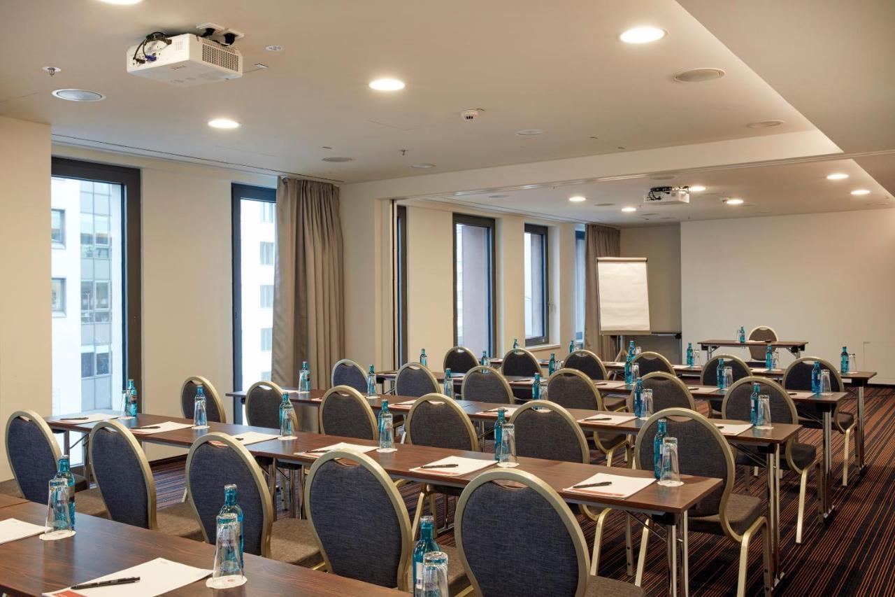 Hyperion Hotel Хамбург Екстериор снимка The meeting room at the hotel