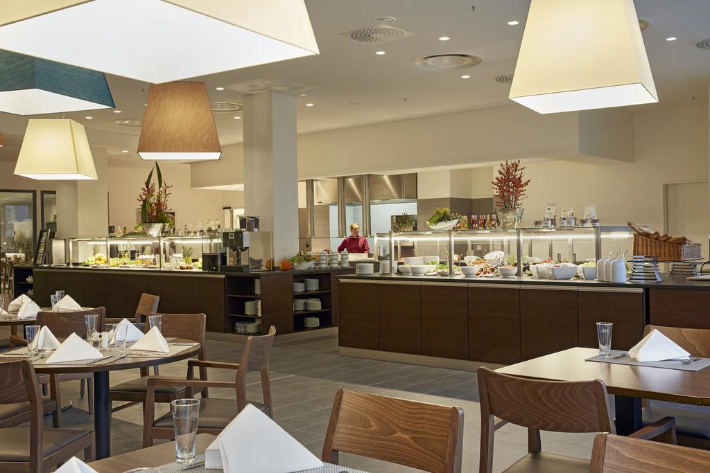 Hyperion Hotel Хамбург Екстериор снимка The hotel's restaurant