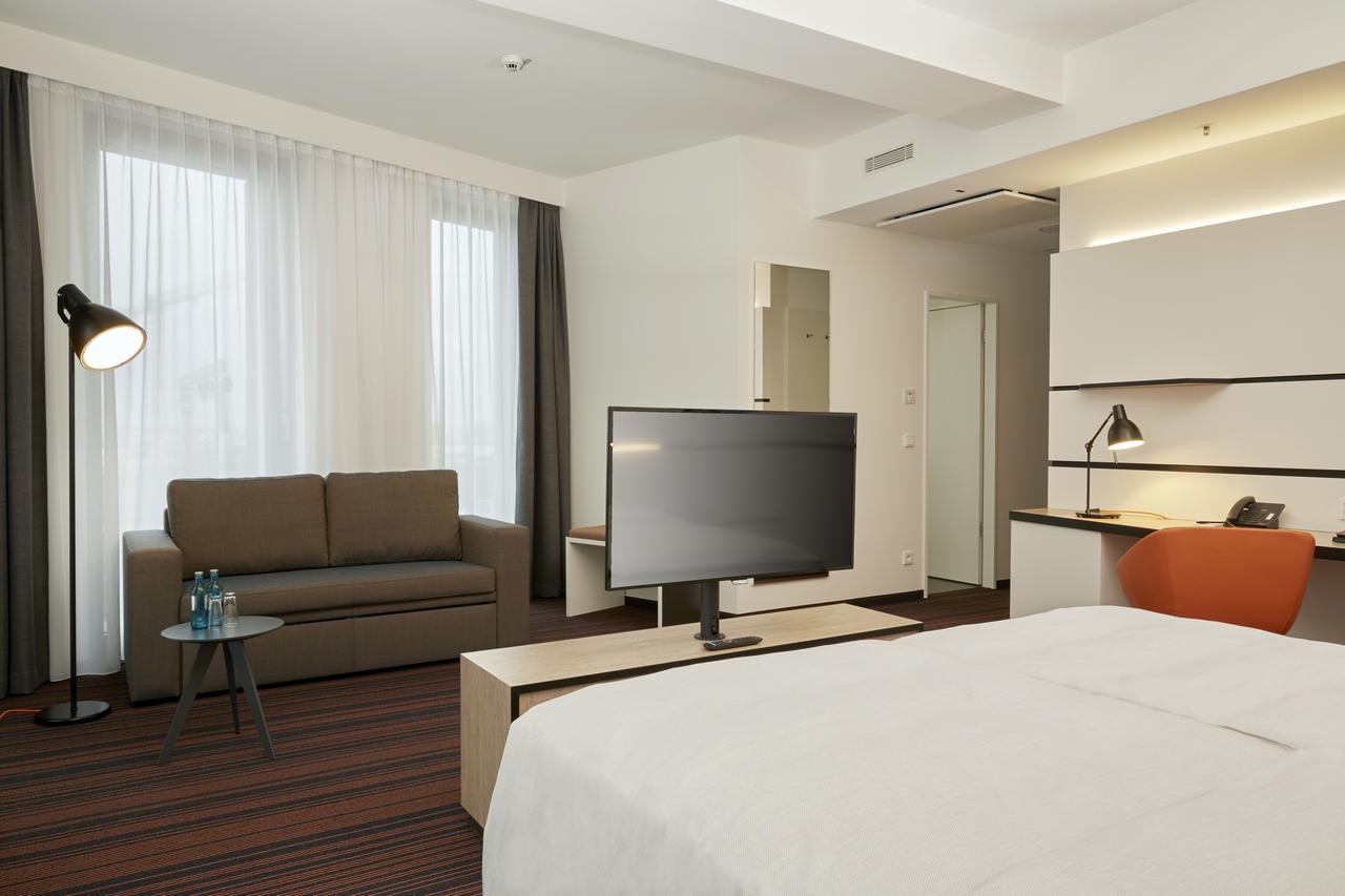 Hyperion Hotel Хамбург Екстериор снимка A room at the hotel